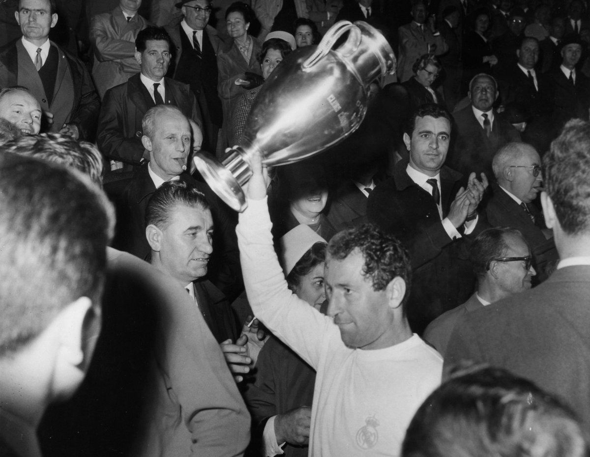 AlexDIreland's tweet photo. 11 May 1966 - Real Madrid win the European Cup in Umbro kit. Following Brazil’s win in Umbro in 1958, this meant that the company had claimed the world’s premier national and club trophies. https://t.co/nRrTMUSfG1