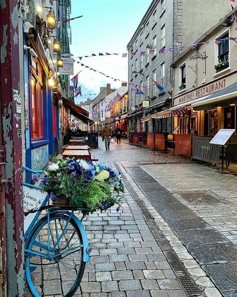Visit Galway - facebook.com/visitgalway Rainy days are just the perfect excuse to check out the amazing pubs & eateries of Galway... IG/ brettnfer Quay Street, Galway lovetovisitireland.com/galway/