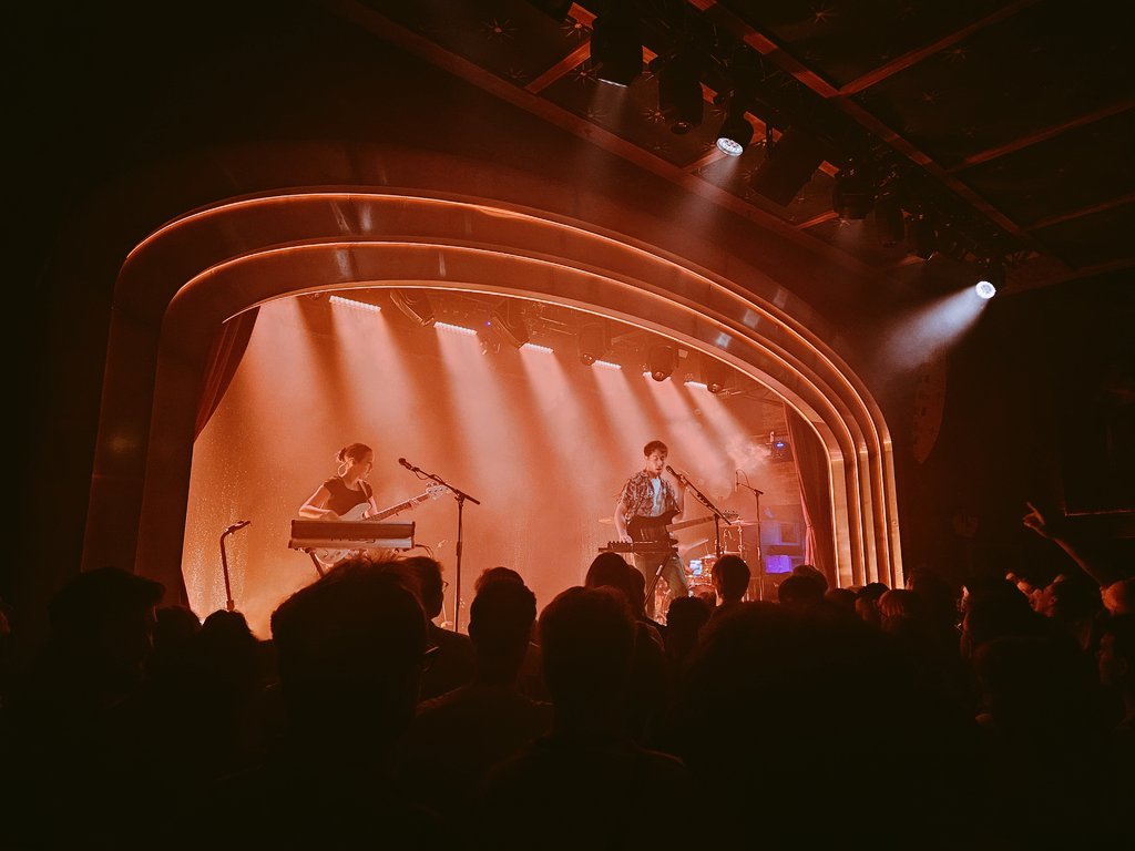 itsannnna's tweet photo. from being too scared to go to a gig on my own in 2020 and listening solely to his music during lockdown and the hardest part of my life 
to seeing him live w some cool people i found on the internet 
...and taking home the setlist 

thank u @lovefametragedy https://t.co/GlNZd1x6Hh