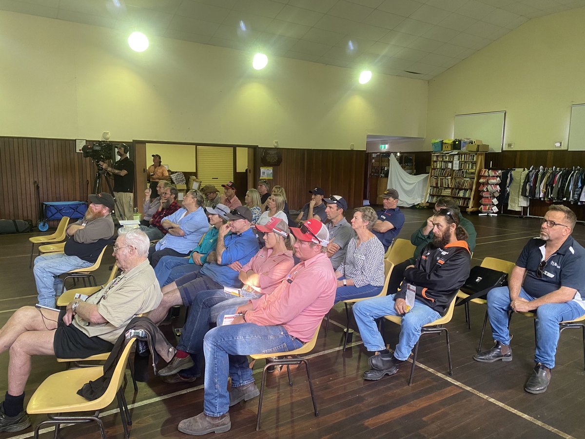 WesternBeefWA's tweet photo. Kirup area livestock farmers attending the Recovery Chat supported by #SoilWise @AusLandcare in partnership @ag_southwestnrm @GGA_WA @RuralWest @RMHI_4BLOKES https://t.co/kmwLuj3B1h