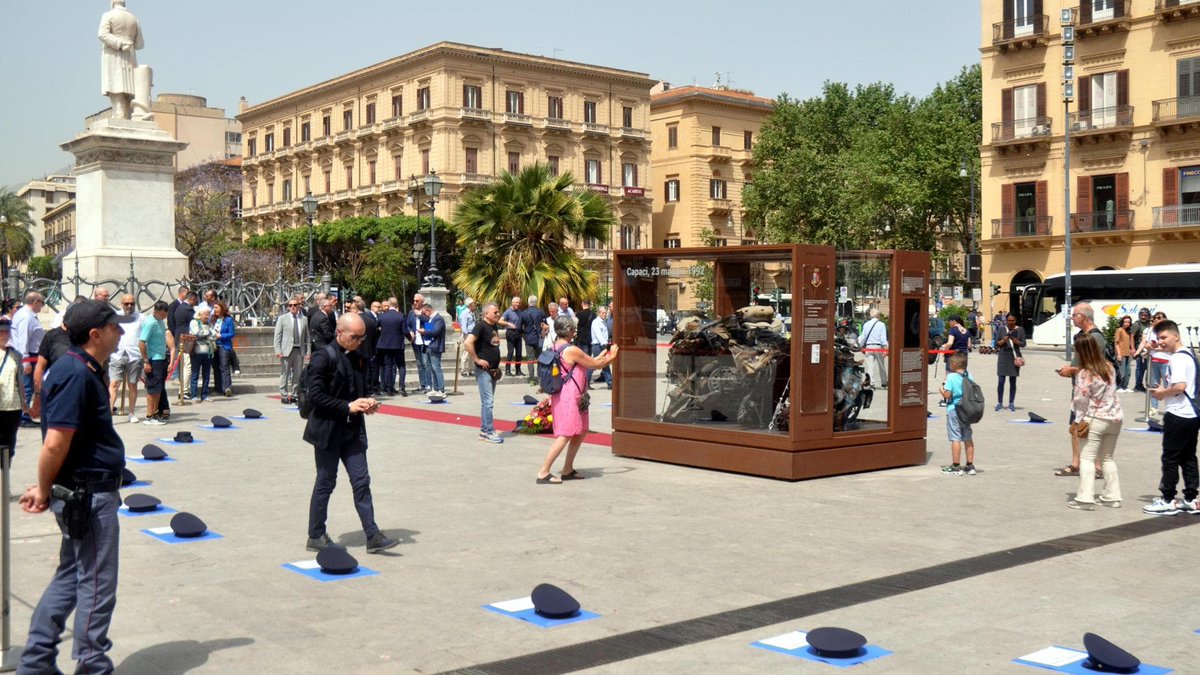 rep_palermo's tweet photo. Capaci, oggi l'anniversario della strage. Alla commemorazione i ministri Piantedosi e Sangiuliano. La leader del Pd Schlein al corteo delle associazioni https://t.co/s69Haqvjij https://t.co/7tSZGcGehu