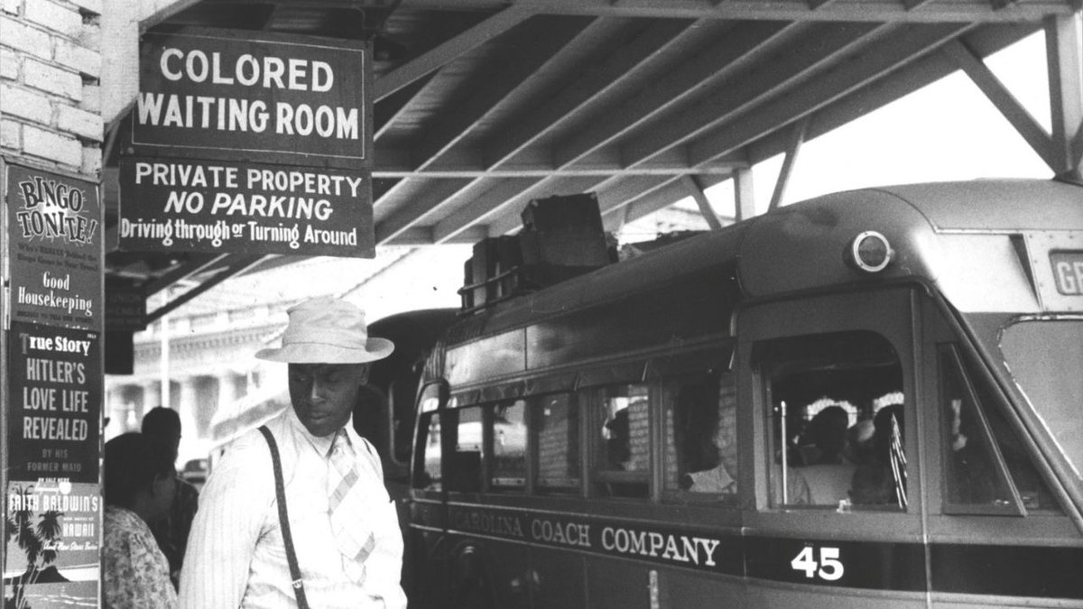 In #MAY 1940 ‘At the bus station’ Durham, North Carolina, May 1940. Photographer Jack Delano (1914-1997). #ResettlementAdministration, now #FarmSecurityAdministration photography program. #JackDelano #Durham #NortheCarolina #blackandwhitephotography #JimCrow
