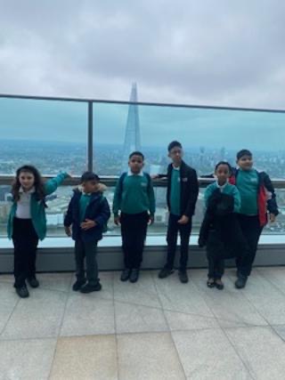 Awe inspiring visit to the @SG_SkyGarden to gain a birds eye view of the River Thames and the relative location of significant buildings