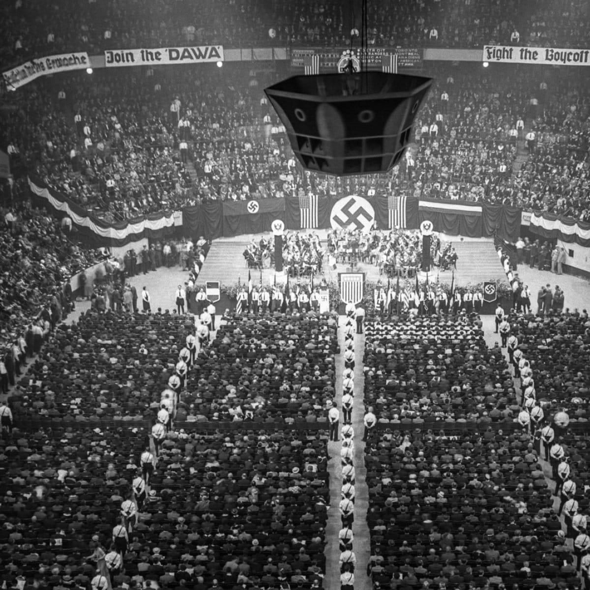 This is a reminder that there were a lot of nazi sympathizers in the US during the rise of the Third Reich. This is Madison Square Garden, NYC circa May 17, 1934. A mass meeting of members of the Friends of New Germany. Only voting 100% BLUE in November can stop these monsters.