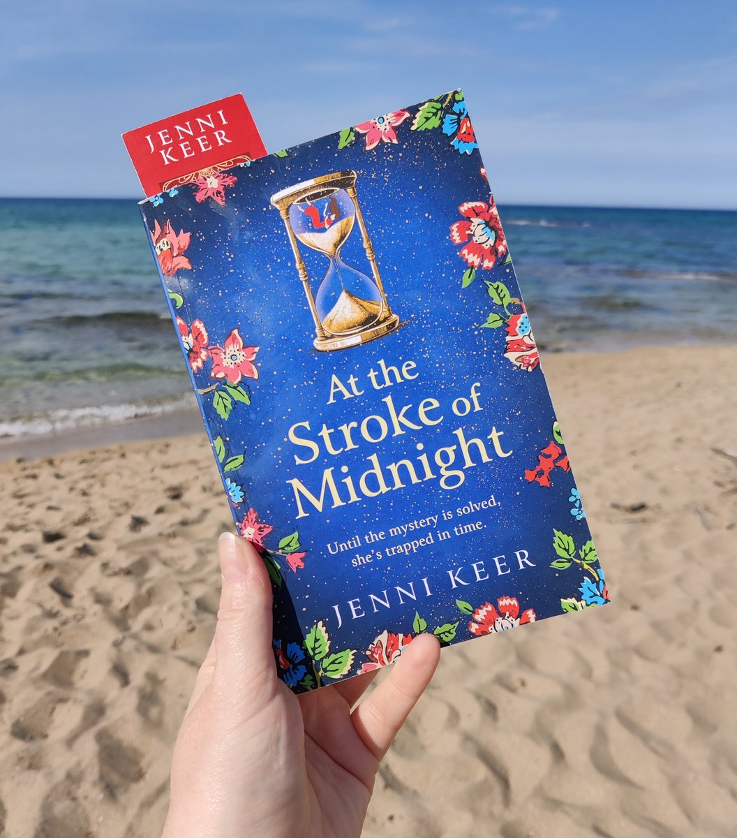 Travel to the glorious #Dorset coast for an adventure of a lifetime! ⛱️ Pearl Glenham is about to live one sunny summer afternoon numerous times in a desperate attempt to save her own life... #1920s #histfic #groundhogday #cosycrime Buy here: mybook.to/strokemidnight…