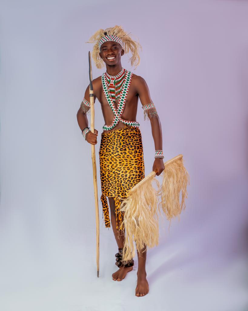 MountainVentur's tweet image. Une culture 🇧🇮 et 🇷🇼, la danse guerrière #Intore est parmi les formations qu'on donnait dans la formation militaire avant l'ère coloniale. Aujourd'hui elle symbolise le courage et la bravoure. La Province de #Kirundo est la foyer de cette danse au #Burundi. #abatwip