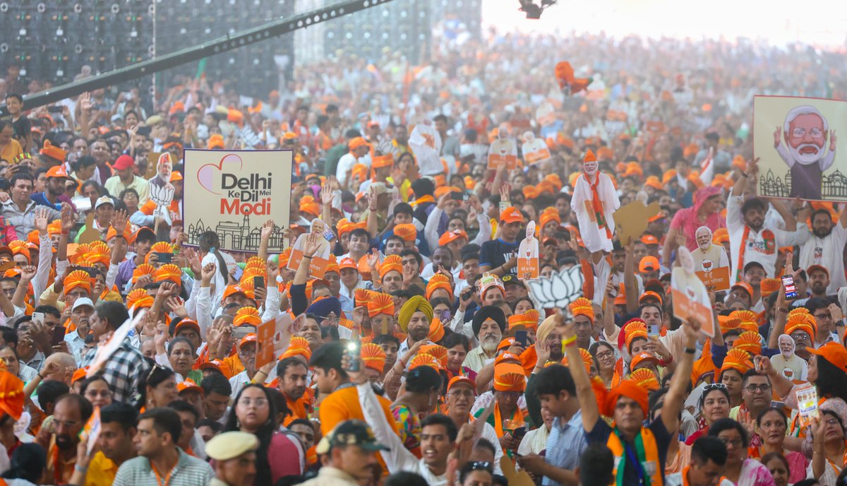 BharatMantram's tweet photo. Hon'ble PM @narendramodi Ji's rally in Dwarka, West Delhi was not just a gathering, it was a symbol of unity and determination. (1/2)
#ModiKiGuarantee
#AbkiBaar400Paar
#PhirEkBaarModiSarkaar https://t.co/umpj1czjAk