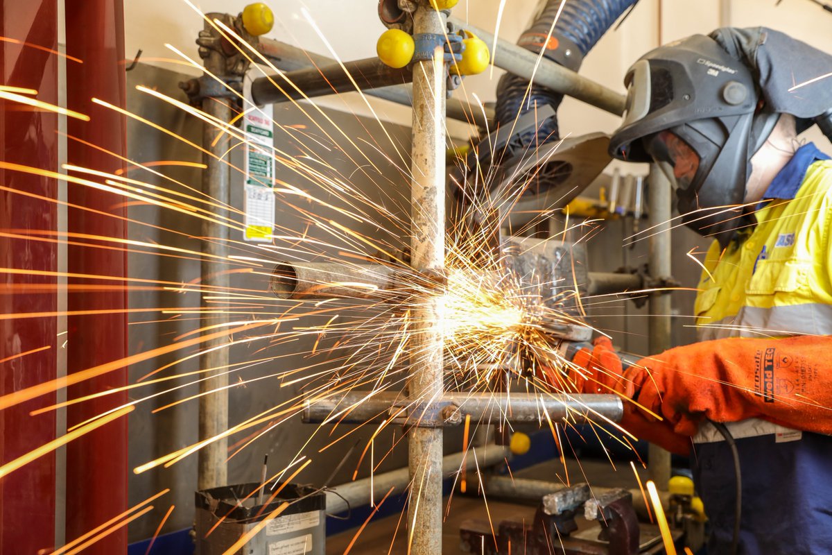 #ASCAAus has 3 programs which are rapidly translating disruptive new technologies into defence capabilities in close partnership with Australian industry and research organisations. Visit asca.gov.au for more.

#ADSUN #collaboration #defenceindustry #DefenceIS&amp;T