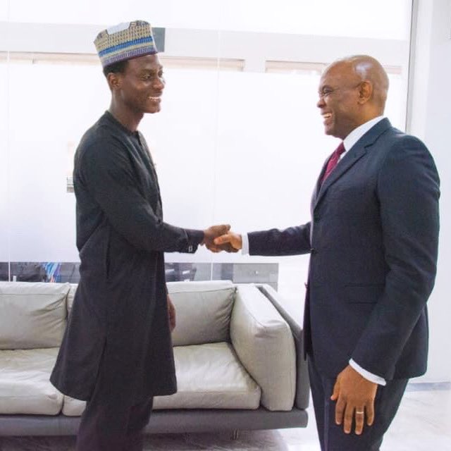 rilwan_akeye's tweet photo. Strategic relationships are key to business success! 🌟
I learned this firsthand meeting Tony Elumelu. 
Join our Business Plan Writing Course on June 1st to master the art of networking and growth.
📝 Hurry, registration ends May 31st, 2024! https://t.co/vr4KhdBKsx