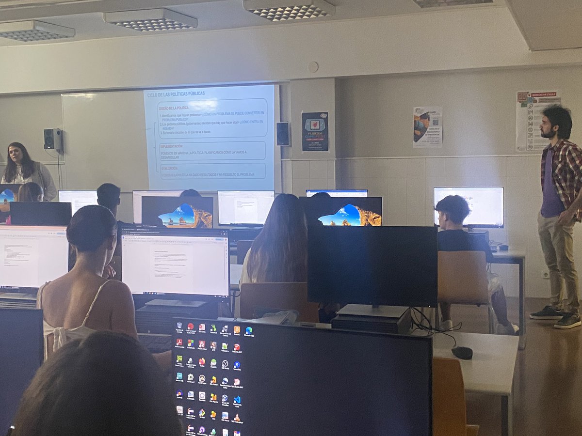 Comienzo de Talleres sobre #datosabiertos y evaluación de #políticaspúblicas dirigidos a estudiantes de secundaria en #floridauniversitaria @CtranspaUPV