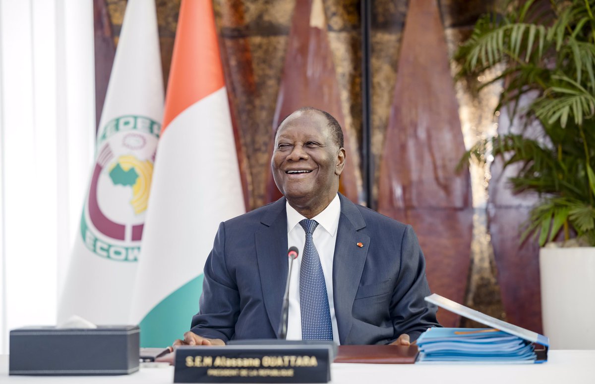 Le mercredi 22 mai 2024, un Conseil des Ministres s’est tenu, au Palais de la Présidence de la République, sous la présidence du Président de la République, Alassane Ouattara. Ci-dessous, le Communiqué⤵️ presidence.ci/communique-du-…