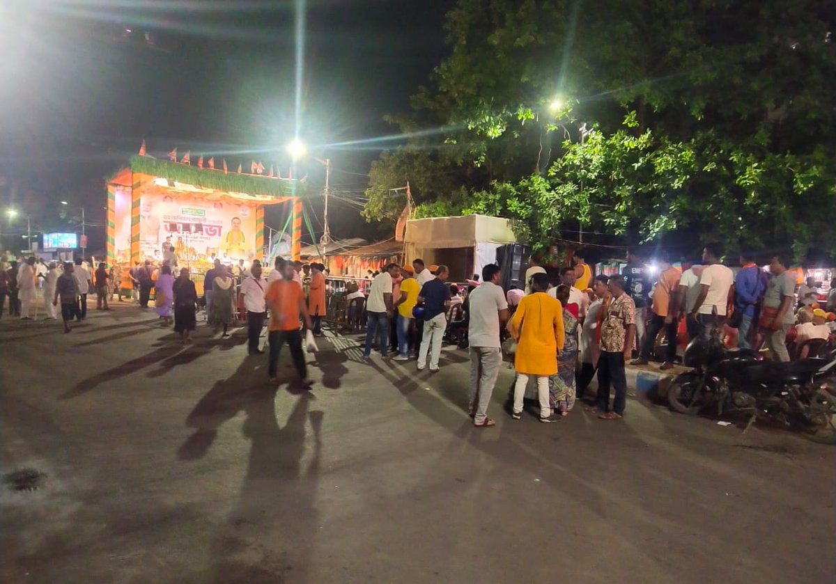 Pic 1 - JP Nadda's rally in Habra (Barasat) got cancelled because there was nobody to attend Pic 2 - Himanta Biswa Sarma & Tejaswi Surya's rally in Jadavpur where not even 50 people attended BJP's campaign in Bengal is turning out to be the Biggest Disaster!