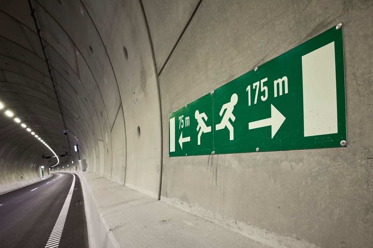 Vandaag oefent Veiligheidregio Holland Midden in de Corbulotunnel. Hiermee sluiten we het traject van opleiden en oefenen van nood- en hulpdiensten en de verkeerscentrale in Rhoon af.  Op 5 juli opent de N434.  <a href="/VHRM/">VHRM</a>  @RWS @PZH #wijoefenenvooruwveiligheid