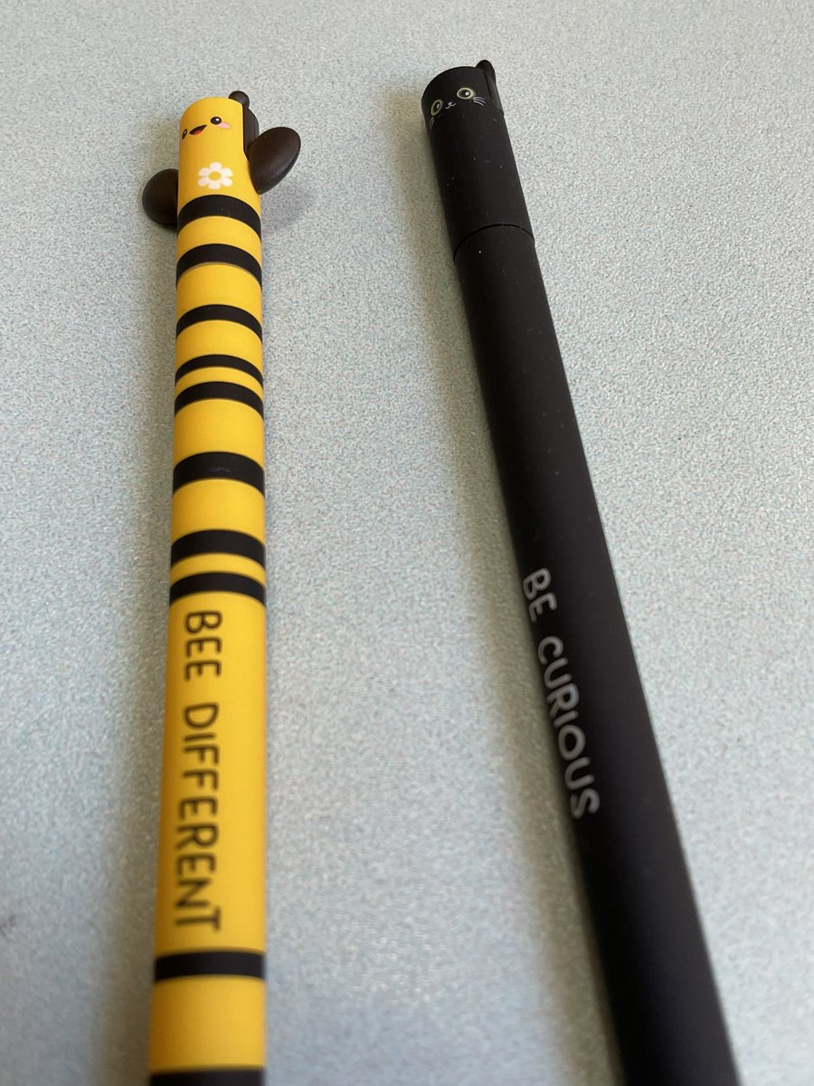 NicolasCS's tweet photo. A fellow Professor told me that the pens I use to take notes during conferences are of the kind that their children would use. Eternal child I guess 🤷‍♂️ https://t.co/Dgs1uiF3vH