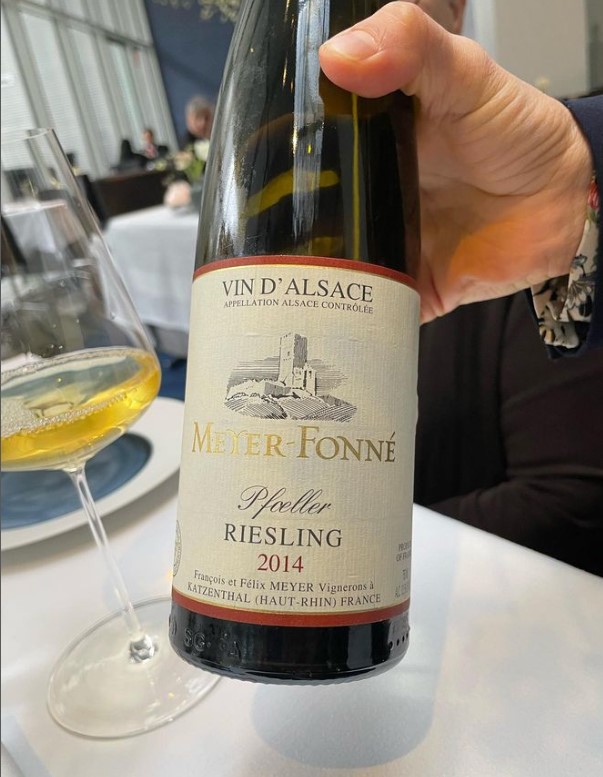 meyerfonne's tweet photo. Ten Years After 
(not the bristish blues band, this Riesling ! 😉)

#meyerfonne #2014vintage #katzenthal #riesling #rieslinglover #pfoeller #drinkalsace #alsacerocks

(Photo : dkessler) https://t.co/c8dGRbB4nZ