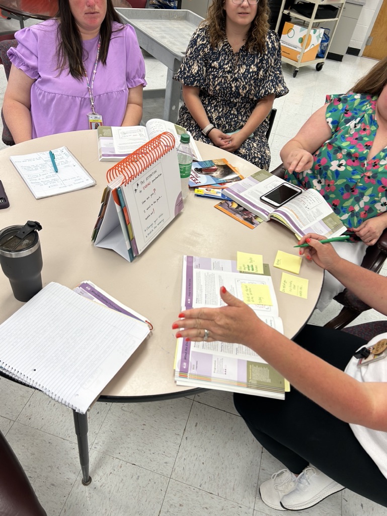 @CatoosaSchools teachers know we can maximize growth in our #smallgroups with guided practice + feedback! What an honor to support these teachers as they shifted from level-based to skill-based reading groups! @JSerravallo