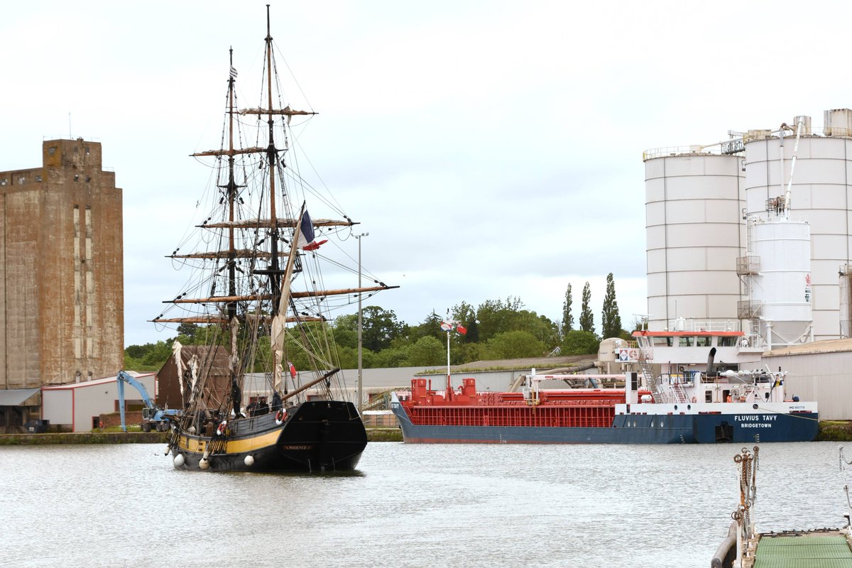 sharpnessmike's tweet image. French flagged PHOENIX arriving at Sharpness from La Rochelle, the 2nd arrival for the Gloucester tall ships.
