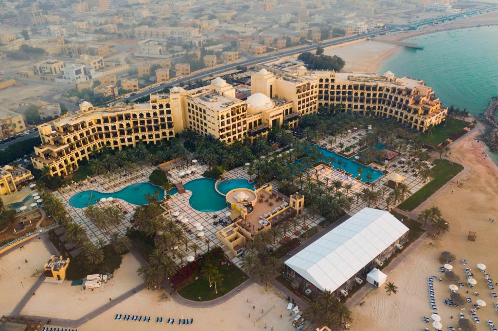 #HotelNews #UAE Ras Al Khaimah Beach Resort to be Managed by Rixos Hotels Starting July 1 dlvr.it/T7HghJ