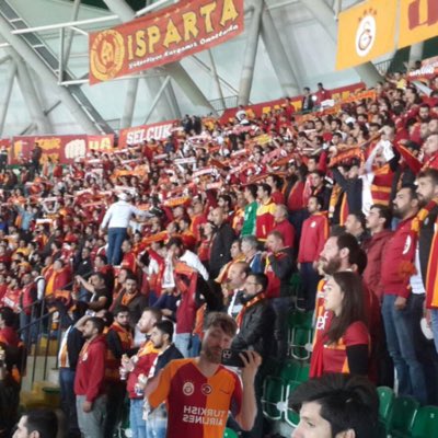 #NeuesProfilbild #Konya #tribünü #ultrAslan #Kenetlen #Hedef24Yolunda  💛❤️