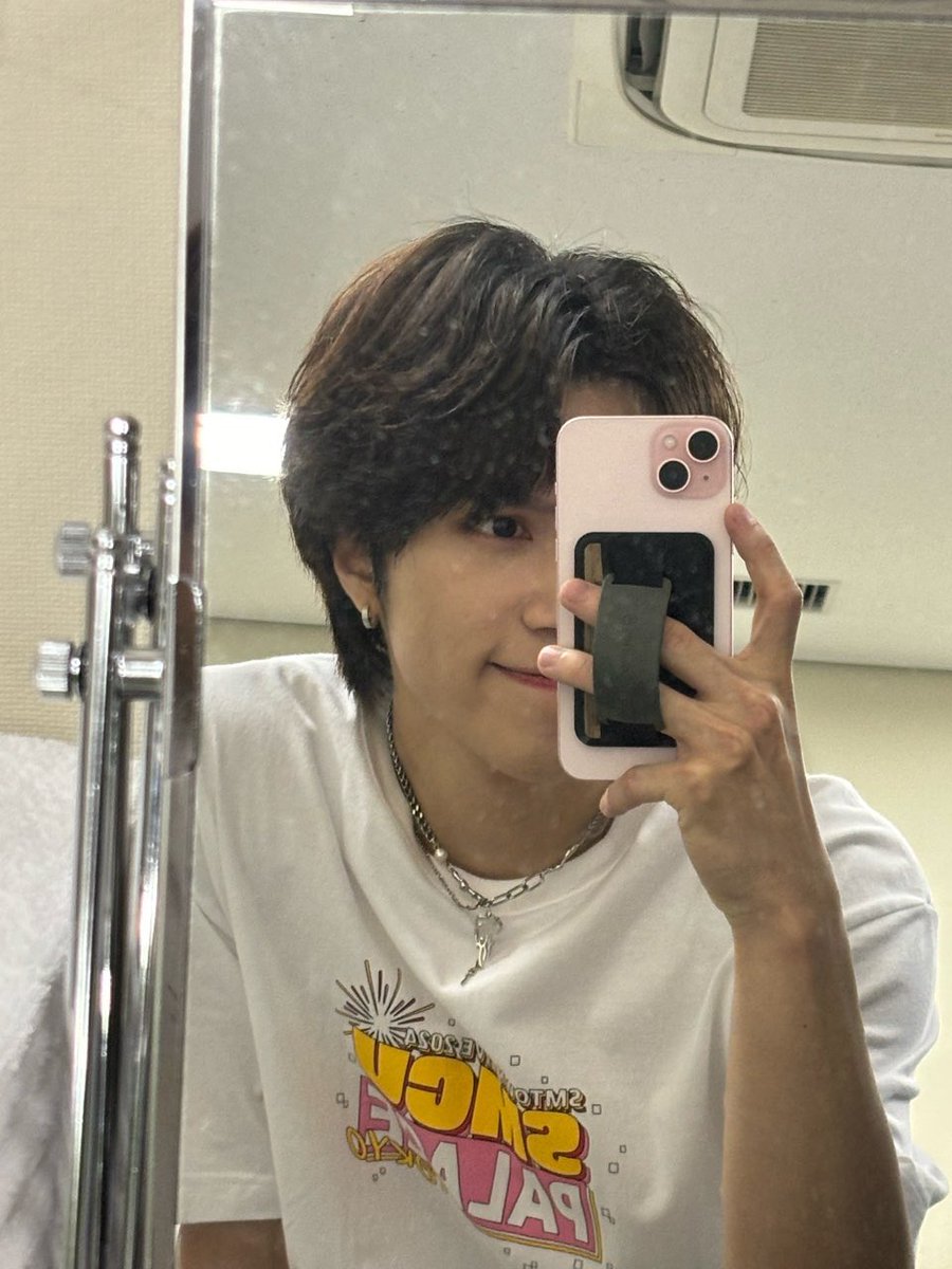 hendery pics tweet media