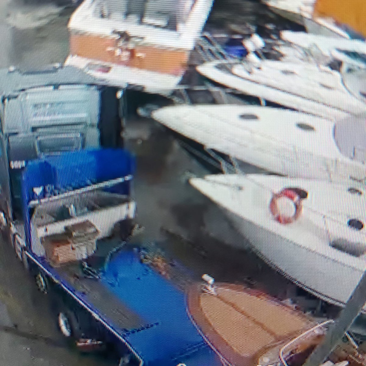 Thames Limo tweet media