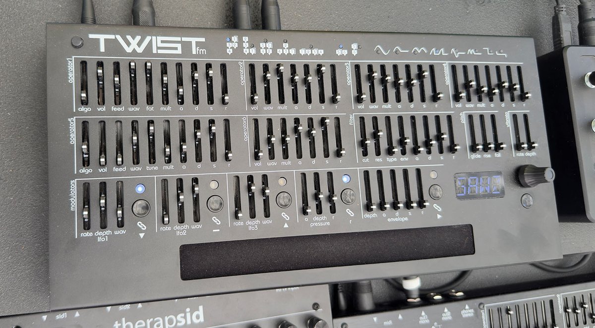 synthanatomy's tweet image. Superbooth 24: Twisted Electrons Twist FM, poly hybrid synth with Sound Blaster chips
synthanatomy.com/2024/05/superb…
#synthesizer #synth #superbooth24 #synthanatomy