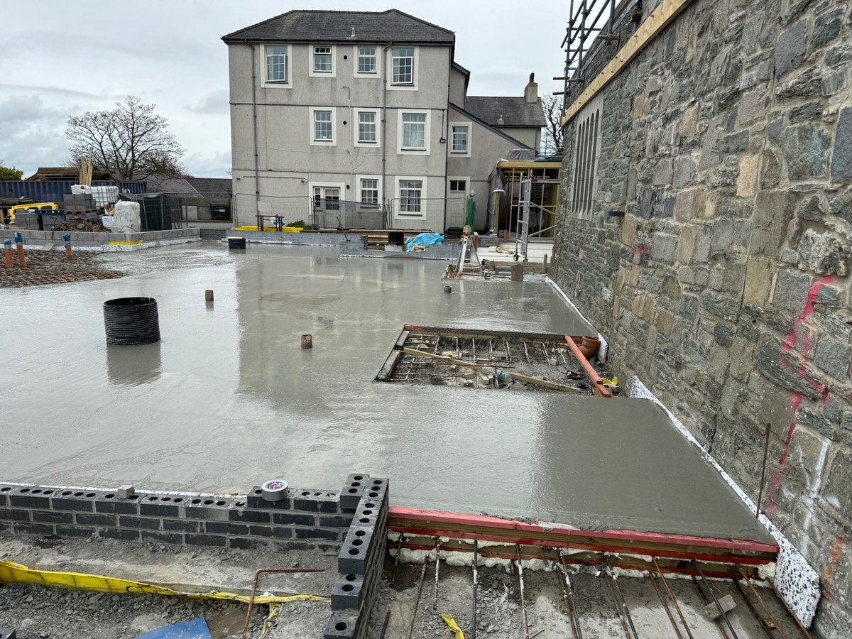 HolyheadRegen tweet media