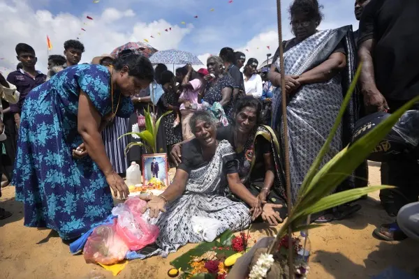 Some militaries in this world see “the Sri Lanka method” as a “model” for fighting insurgencies, ignoring the horrific human cost of tens of thousands of civilian lives. Read @astroehlein’s Daily Brief: trib.al/KhrSom3