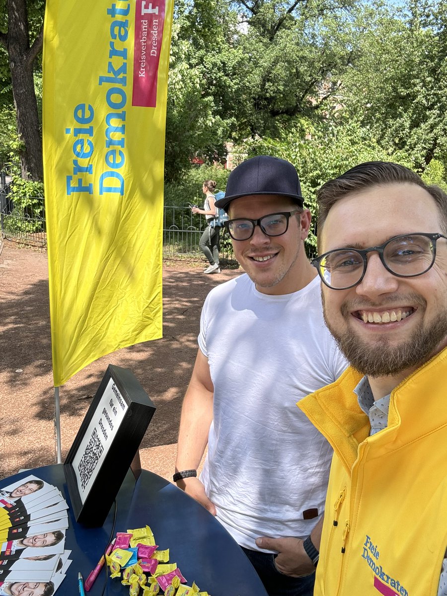 Wahlkampfstand der @fdpdresden im Bonhoeffer Park im #Dresden-Löbtau.