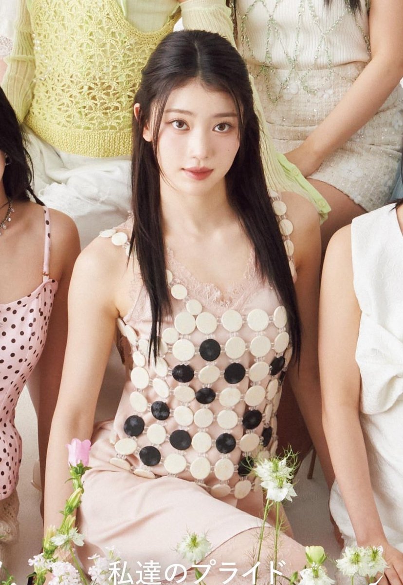 shine_sxt's tweet photo. slaying japanese magazines https://t.co/QyPMj5Ycmo