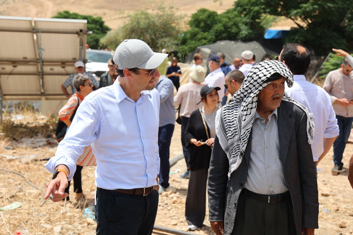 EU🇪🇺 Representative together with other diplomatic missions visited the Jordan Valley in light of the increasingly coercive environment facing Palestinian communities in Area C. Read more 👉 bit.ly/3US33Mi