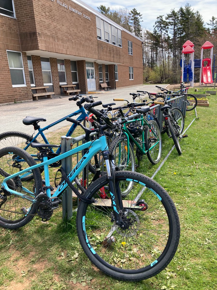 Great to see so many students using active transportation at @ColbyVillage ! @EcologyAction