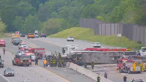 TotalTrafficALB's tweet image. On the Thruway Northbound between Exit 23 and Exit 24 there is an accident blocking all lanes. #Albany #traffic The left two lanes are also blocked southbound.