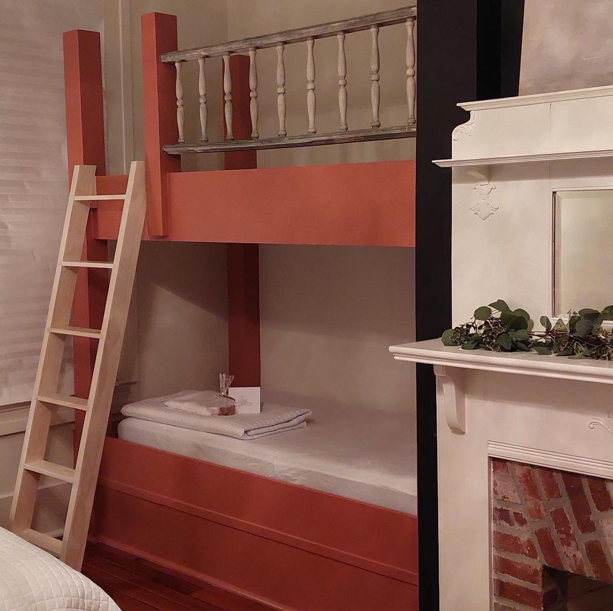 RossDaigle's tweet photo. Here are two #bunks I built- one on the left of the fireplace, and one on the right. I’ve gotten tons of #compliments on these- note the #spaciousness of the bottom bunks. Sit up and not bump your head. https://t.co/BzOL1UM4p9