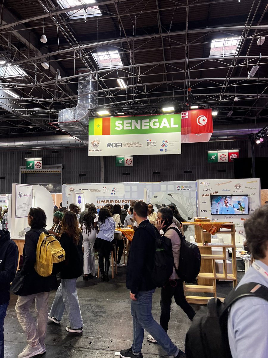 diallo_mm's tweet photo. Le sénegal 🇸🇳 bien représenté à la vivatech2024, @startupconcree qui présente une intelligence artificielle pour vous accompagner sur la mise en place de votre startup de l’idée à la création. Je suis séduit. Fier 👌🏾👍🏾
#vivatech #tech221 #amalnjurin #ODC https://t.co/cqA0fh6HFP