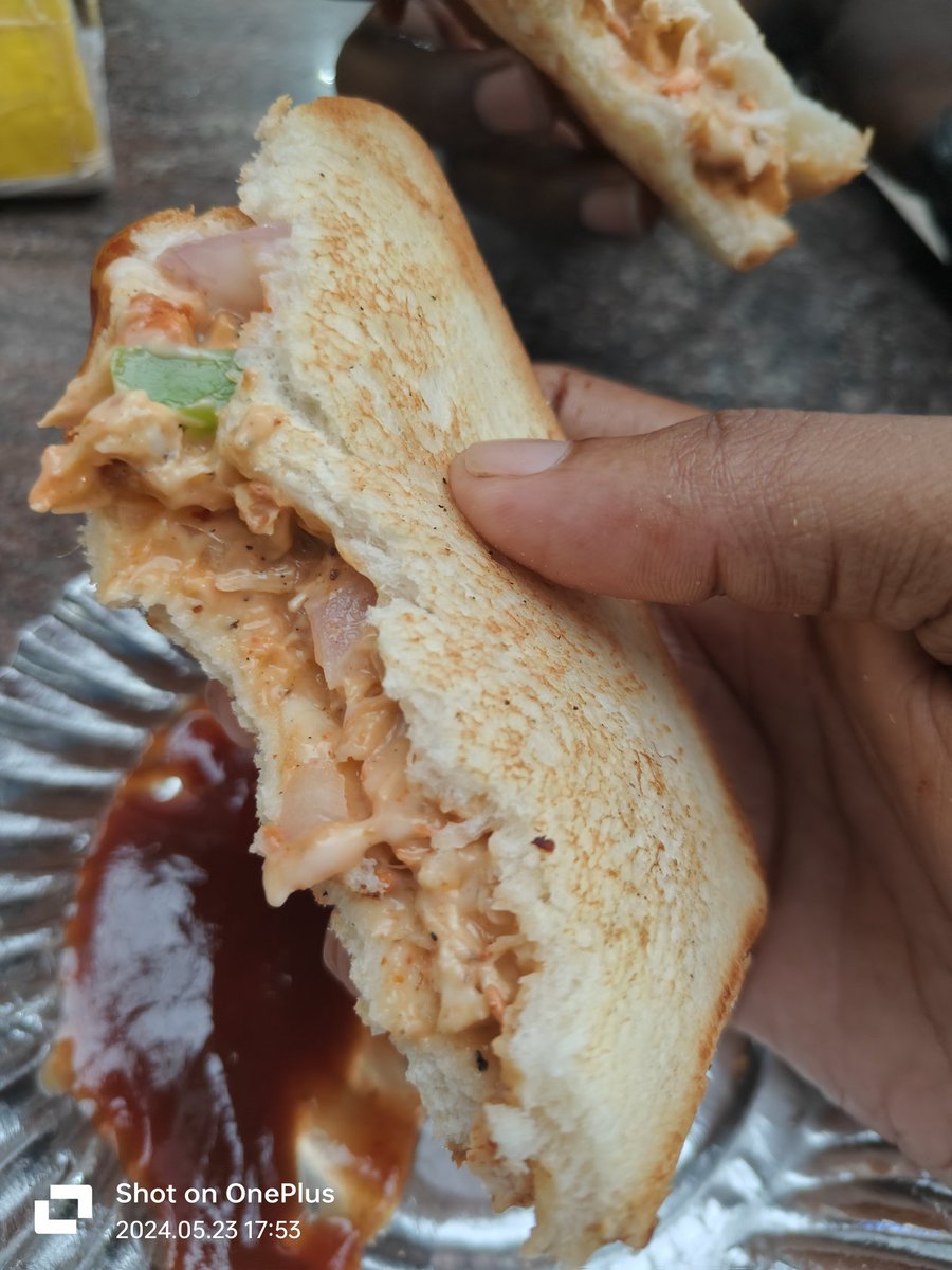 Chicken 🍗 sandwich 🥪 
Jigerthandaa 🤤 heaven 😻  ✨ 

#eveningvibes 
#thanjavur