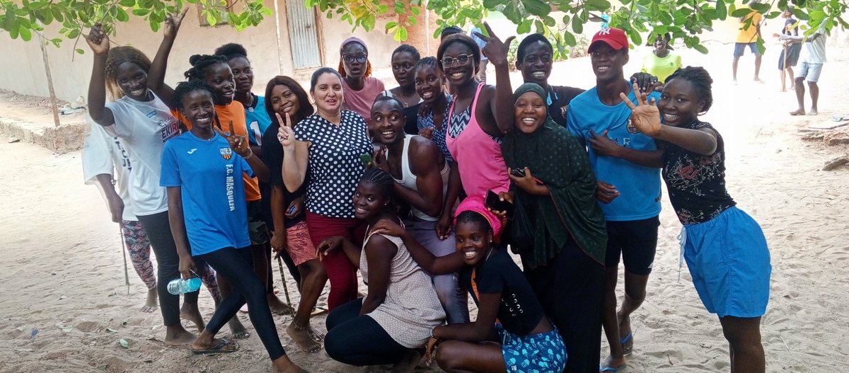 Junto a nuestros estudiantes en los ensayos para las celebraciones por el  Día de Àfrica.
#BMCGuineaBissau
<a href="/CubacooperaGb/">CubaCoopera Guinea Bissau</a> 
<a href="/cubaengb/">Embajada de Cuba en Guinea Bissau</a> 
<a href="/unidad_central/">Unidad Central de Cooperación Médica</a>