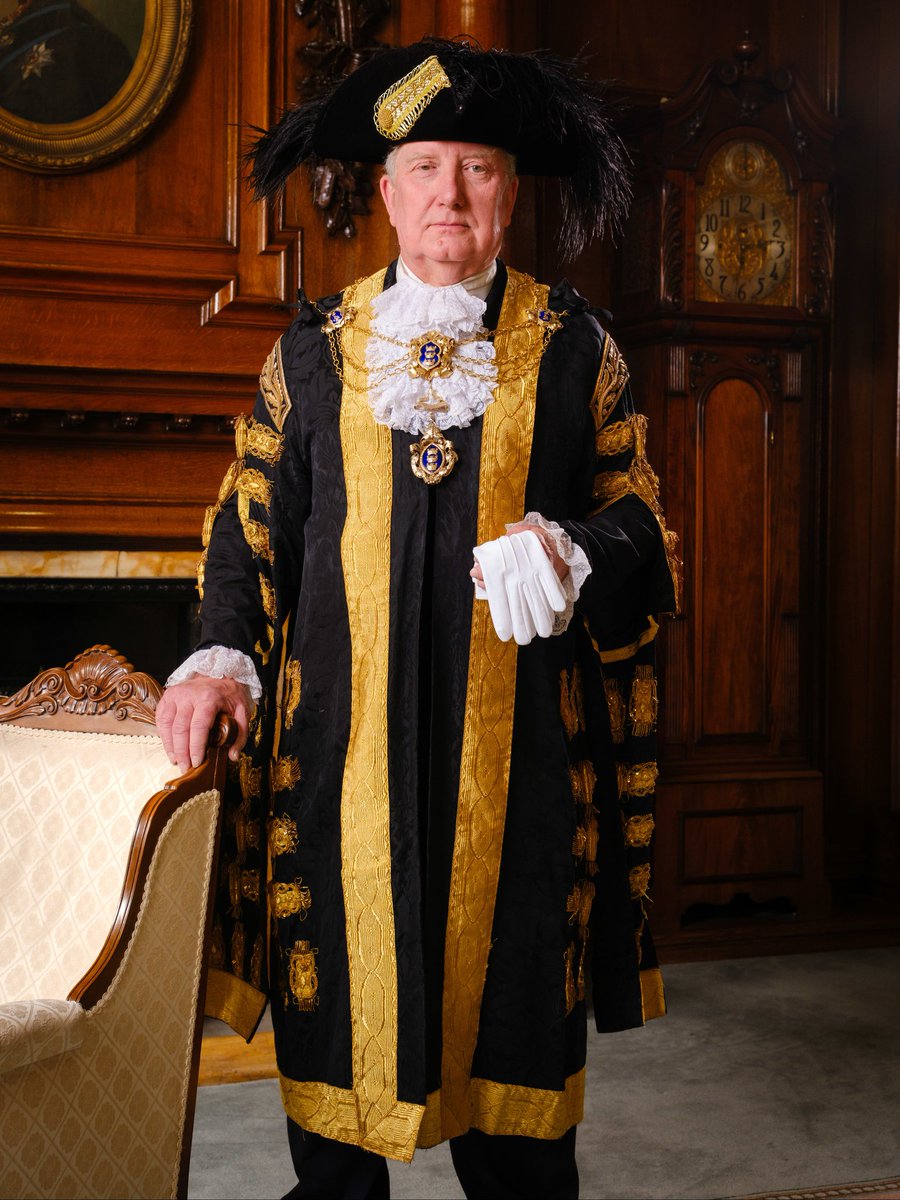 Introducing the new Lord Mayor of Kingston Upon Hull 👋 Cllr Mark Collinson has been installed as the 111th Lord Mayor today at the Guildhall. Read more 👉 bit.ly/3ywy7tk