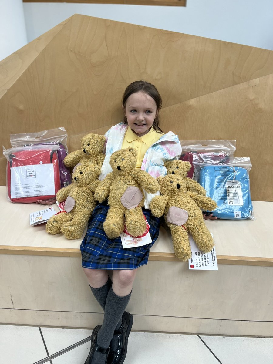 Today Jessica dropped off 5 buttonys and 4 young adult packs to @AlderHey for children having stoma surgery if you would like to support Jessica so she can continue to support young ones having surgery you can donate here 🫶 justgiving.com/page/jessicado…