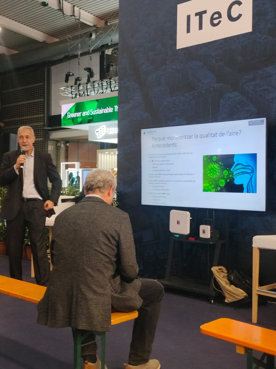 📢 El director de <a href="/CemicUb/">CEMIC_UB</a>  <a href="/ManelMlopez/">manel lopez</a> exposa al #CONSTRUMAT la conferència: Mesura de gasos i toxines en interiors