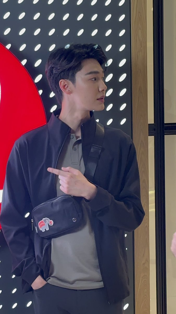 jongyimm's tweet image. หล่อออมากกกก หล่ออเกินนนนนเบอร์ไปมากเจ้าค่ะ 🥰 @dew_jsu 

#GetIntoIt 
#GetIntoItxdew 
#dew_jsu