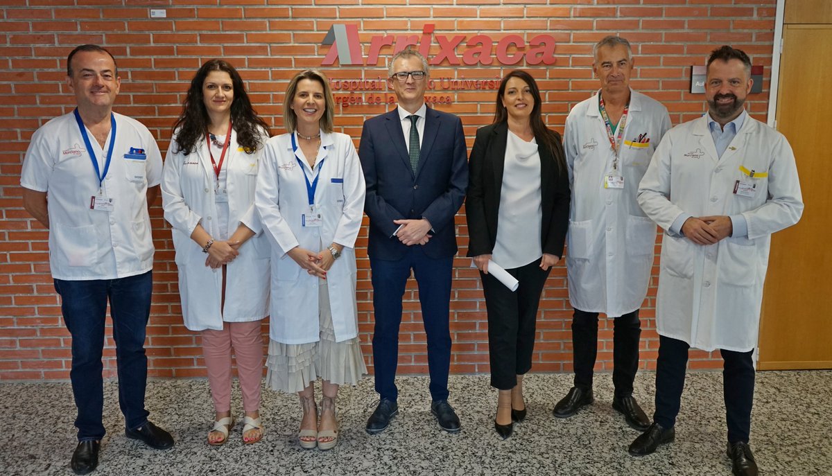 AreaUnoArrixaca's tweet photo. 📝La Dra. María Solé @MariaSolAgust2 pasa a ocupar la subdirección de enfermería de Continuidad Asistencial del Área1.
🔝 Especialista en Enfermería Familiar y Comunitaria, aporta un amplio recorrido, experticia y compromiso, a la gestión de nuestra Atención Primaria.
Gracias👏🏽 https://t.co/GrAZBwJNTD