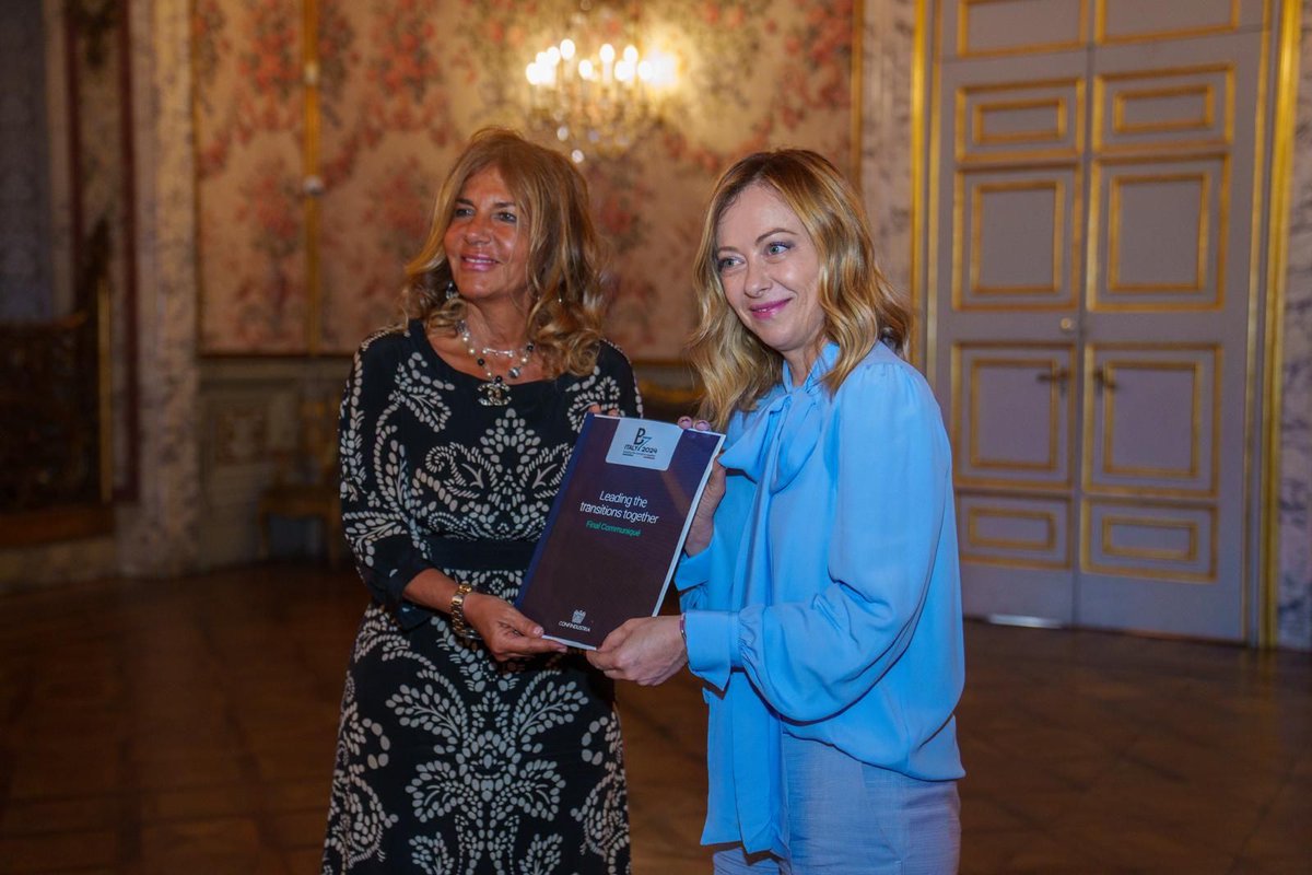 Close to Media tweet media