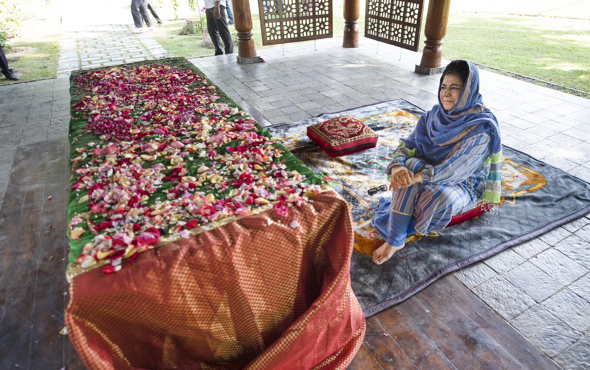 - @MehboobaMufti's solemn visit to her father's gravesite, Mufti Mohammad Sayeed, at Darashoka in Bijbehra, epitomized the unbreakable bond between a daughter and her father, showcasing her unwavering commitment to carry forward his legacy with compassion and strength.