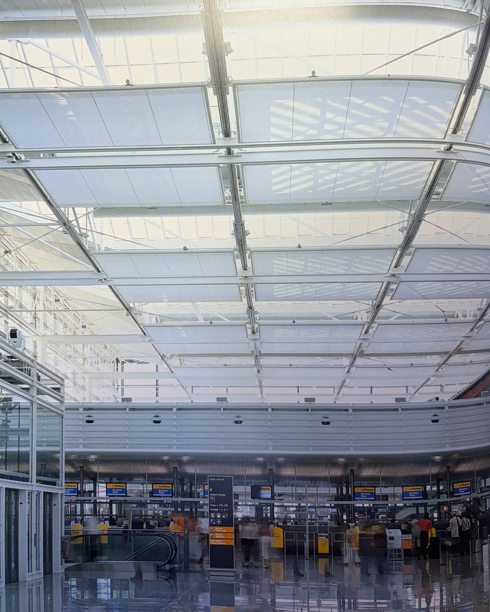 Munich, Terminal 2 “glass cube” (opened 2003), by Koch + Partner. 📷 Stefan Müller-Naumann/Munich Airport Terminal 2: Koch + Partner. #airportarchitecture @MUC_Airport byerussell.substack.com/p/flughafen-mu…