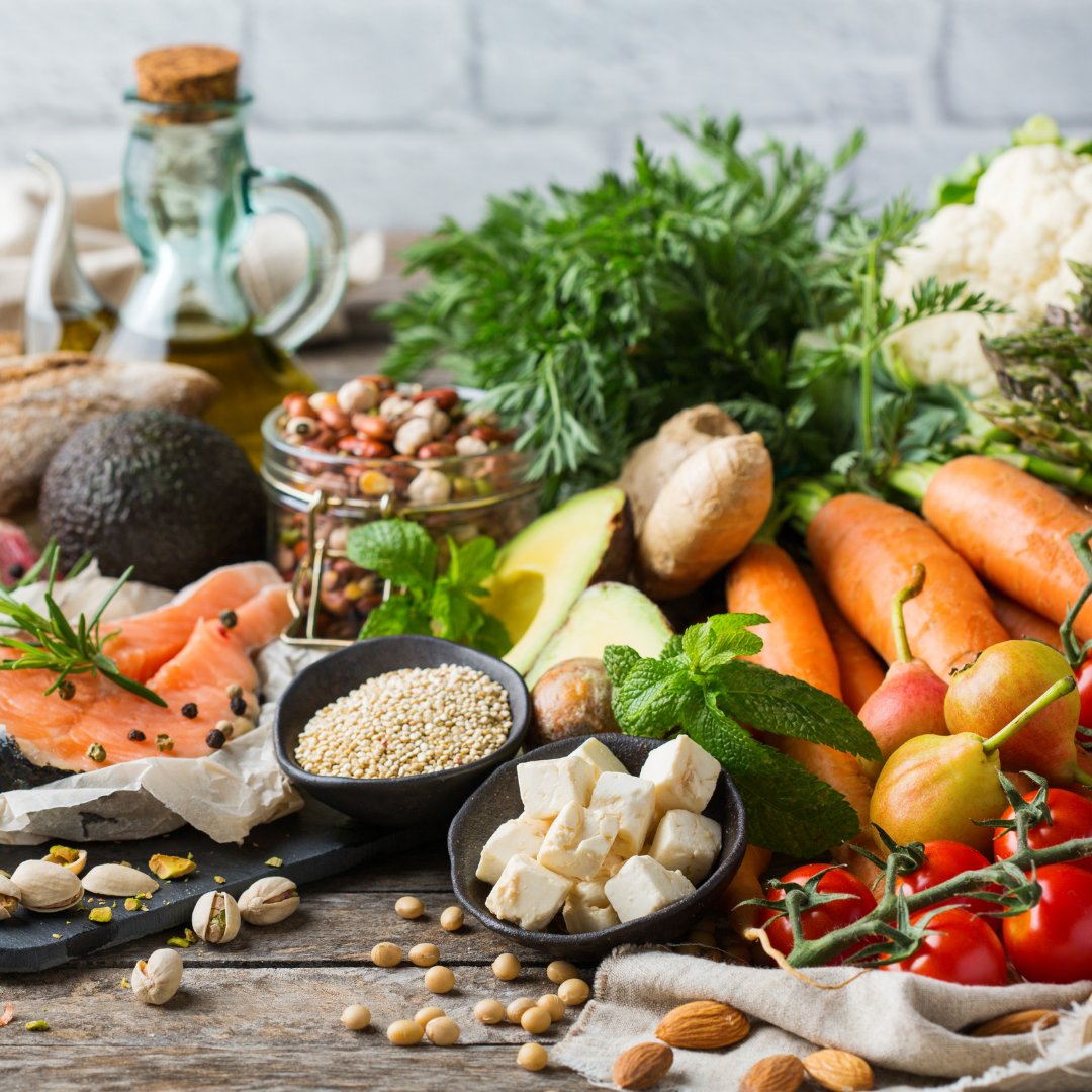 SIN DUDA ▶️ Una dieta antiinflamatoria mediterránea personalizada ayuda a reducir el dolor, a mejorar el estado de ánimo, la energía y la calidad de vida de l@s pacientes con fibromialgia 🥦🥕🍇
#Fibromyalgia
#nutrition 
1 estudio + que confirma 🔽
pubmed.ncbi.nlm.nih.gov/38683449/