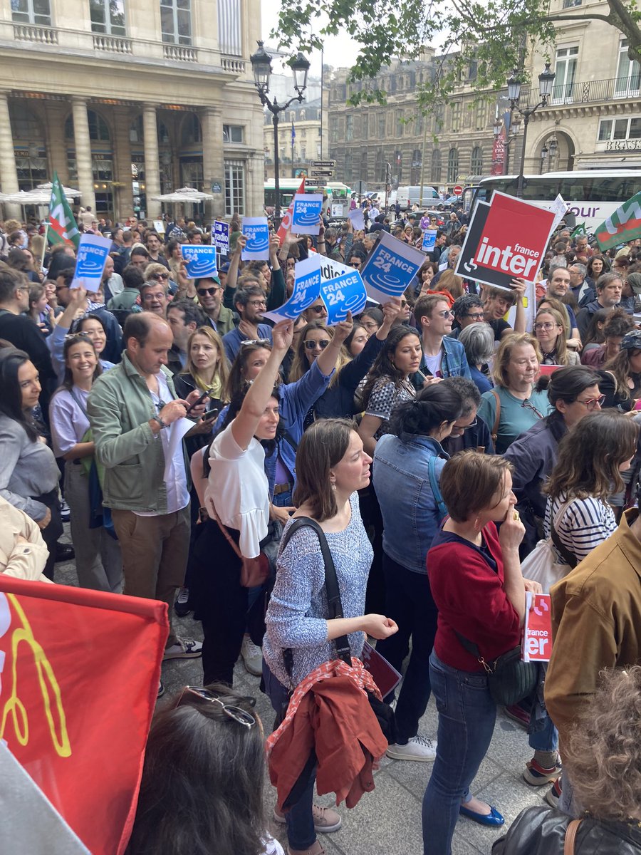 #onStrike with #France24 and public broadcasting colleagues. We don’t want a change at the expense of editorial independence and pluralism. Our international news coverage in French, English, Arabic Spanish is a unique window on the world, an example of multicultural cooperation