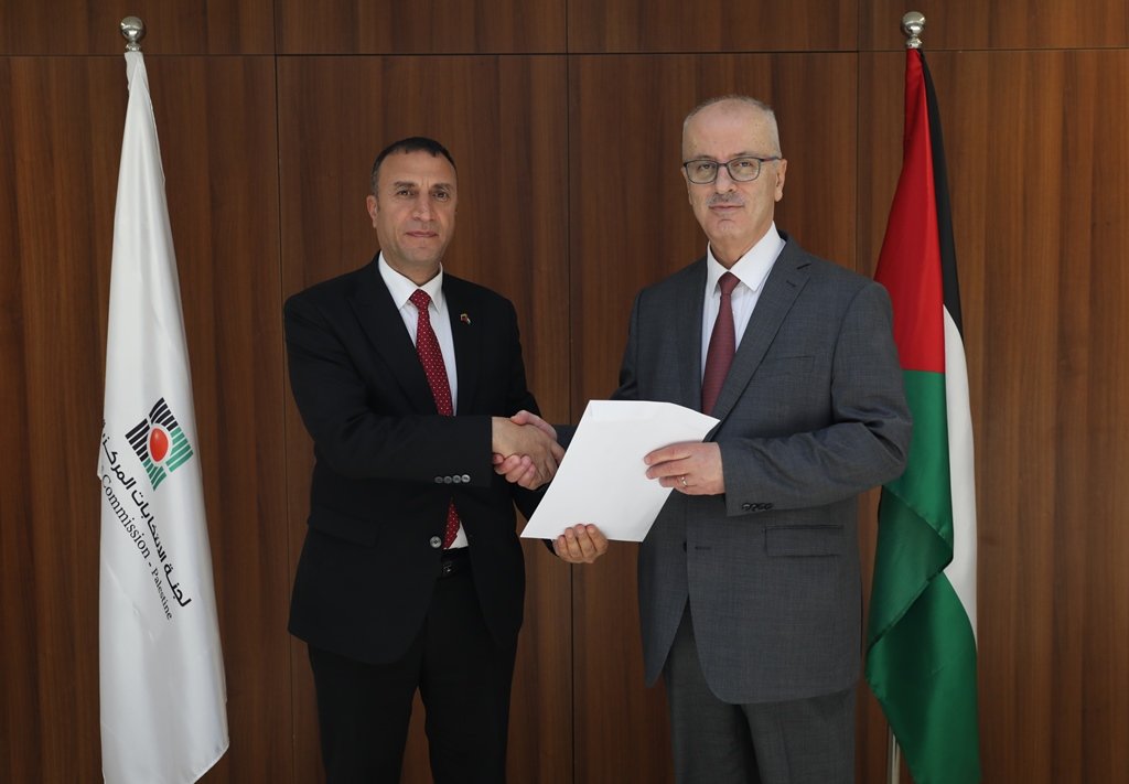 رئيس لجنة الانتخابات يتلقى دعوة للرقابة على الانتخابات الفنزويلية
تفاصيل الخبر : bit.ly/3Vcytyk
