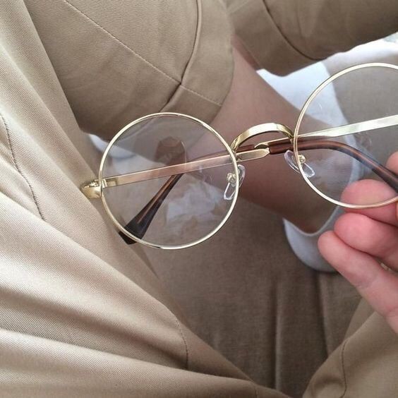 ᗰY ᑭᖇOᗷᒪᗴᗰՏ IՏ ᗰY ᒪIᖴᗴ

Лера Макарова. И боже, что я забыла с этими идиотами