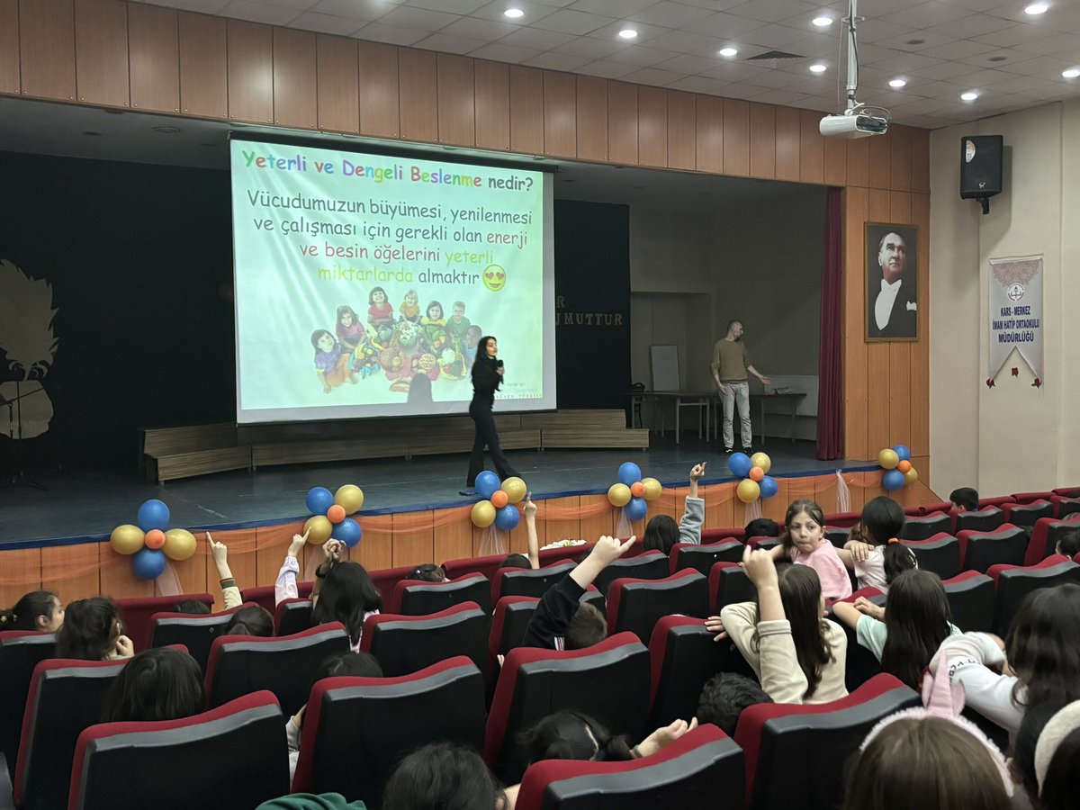 Okulumda Sağlıklı Besleniyorum Projesi kapsamında Kars İlkokulunda diyetisyen Melisa Özdemir tarafından sağlıklı beslenme eğitimi verilmiştir.

<a href="/tcmeb/">Millî Eğitim Bakanlığı</a> <a href="/Yusuf__Tekin/">Yusuf Tekin</a> <a href="/meb_dhgm/">Destek Hizmetleri Genel Müdürlüğü</a> <a href="/omurfatih/">Ömür Fatih Karakullukçu</a> <a href="/mebisgb/">İşyeri Sağlık ve Güvenlik Birimi Daire Başkanlığı</a> <a href="/ozkan_meb/">Özkan AVCI</a>